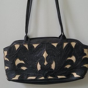 New Boutique Leather in Leather Shoulder Bag